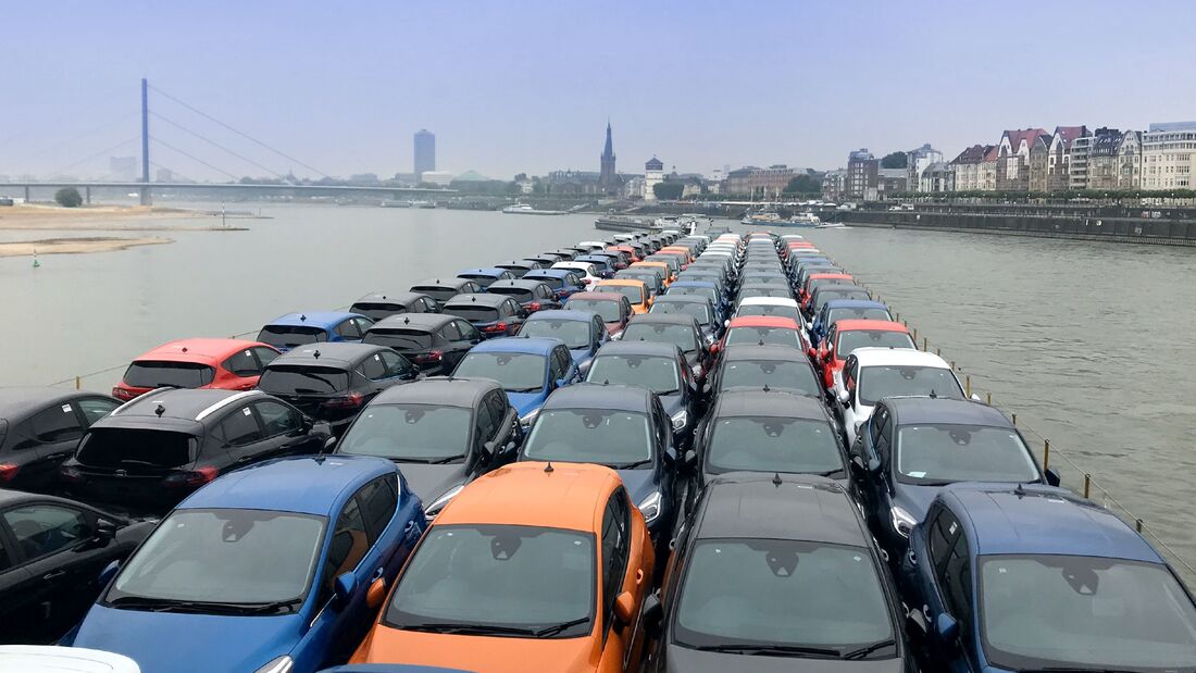 Rhein: Ford-Transportschiffe fahren weiter Seehäfen an