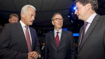 Rundgang IAA 2012, Ramsauer, McAllister, Wissmann (Mitte)