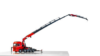 Scania R730 mit Fassi-Ladekran in 1_:_50