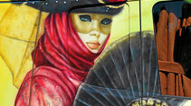Scania Venezia, Maskenball, Gewänder