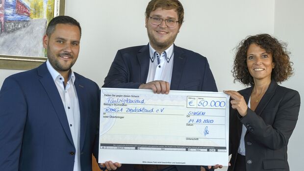 Scheckübergabe bei Transco