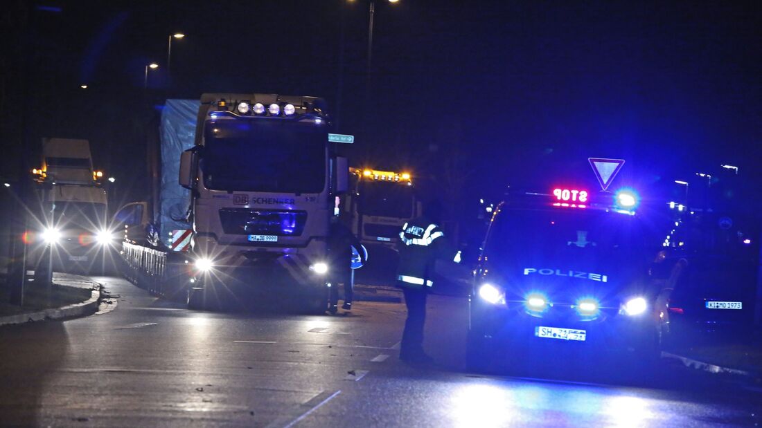 Schwertransport Schenker MAN 41.680 V8