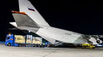 Schwertransport der Firma Hermle mit einer Antonov AN-124