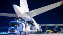 Schwertransport der Firma Hermle mit einer Antonov AN-124
