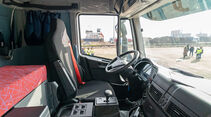 Schwertransport mit Astra-Lkw