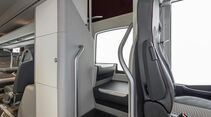 Setra S 531 DT TopClass 500, Exterieur, Viola Pyxis Met LB065, OM 471 mit 375 kW (510 PS), 12,8 L Hubraum, 8-Gang Mercedes PowerShift, Sideguard Assist, LED-Scheinwerfer, Länge/Breite/Höhe: 14.000/2.550/4.000 mm, Bestuhlung: 1/78 // Setra S 531 DT TopClass 500, Exterior, Viola Pyxis Met LB065, OM 471 rated at 375 kW/510 hp, displacement 12.8 l, 8-speed Mercedes PowerShift transmission, Sideguard Assist, LED Headlamps, length/width/height: 14000/2550/4000 mm, seating: 1/78.