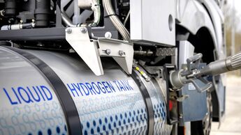 Sicher, schnell und einfach: Daimler Truck und Linde setzen mit sLH2-Technologie neuen Standard für Flüssigwasserstoff-Betankung

Safe, Fast and Simple: Daimler Truck and Linde Set New Standard for Liquid Hydrogen Refueling Technology