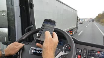 Smartphone am Steuer Bergrath