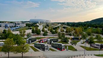 So könnte der Ladepark für Nutzfahrzeuge an der Allianz Arena aussehen.
