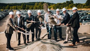 Spatenstich am BLG Auto-Terminal Kelheim für PV-Überdachung 