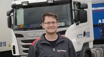 Spedition Hövelmann Fahrertrainer Chefs Rees Elvis-Studie Fuhrparkleitung Dispo Scania Azubi GEspräch Steckbrief Einbauschränke Bett Umschlag