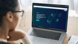 Startseite von FortoLabs auf dem Notebook