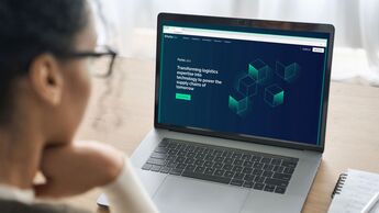 Startseite von FortoLabs auf dem Notebook