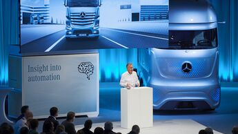Stefan Buchner, Mitglied des Bereichsvorstands Daimler Trucks & Leiter Mercedes-Benz Lkw, beim FutureLab@Mercedes-Benz Trucks am 26.6.2018 in Wörth
Stefan Buchner, Member of the Divisional Board of Daimler Trucks & Head of Mercedes-Benz Trucks, at the FutureLab@Mercedes-Benz Trucks on 26.6.2018 in Wörth, Germany