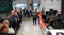 Steffi Halm stellte den Teilnehmern ihren Race-Truck vor und gab Einblicke in Technik und Vorbereitung für die neue Saison der Truck-Racing-Europameisterschaft.