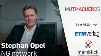 Stephan Opel, Geschäftsführer von NG.network, im Gespräch für die MUTMACHER25-Initiative. Rechts im Bild die Logos von ETM Verlag und mainblick – Agentur für Strategie und Kommunikation.