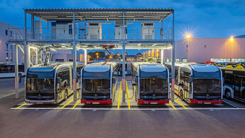 Stromtankstelle Ladesäule Ladestation Bus Elektrobus Daimler Mercedes Omnibuswerk Mannheim eCitaro
