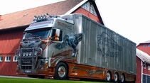Supertruck FERNFAHRER 02-2011, Volvo FH 16 XXL T-Rex von Oscar Holgersson aus Schweden, Truck 