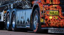 Supertruck FERNFAHRER 09-2010, Scania R 620 Smokey and the Bandit von Tommy Nilsson, Seitenverkleidung, Edelstahl, Flammen