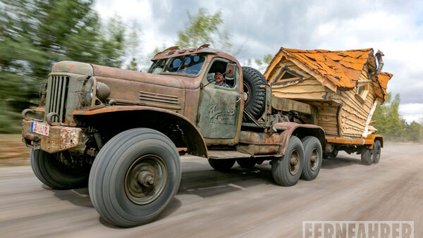 Supertruck Zil Blockhütte