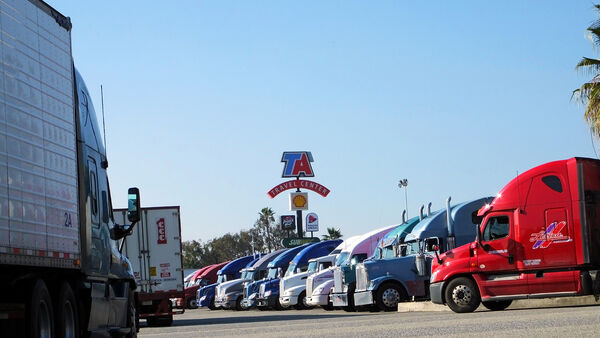 TA-Petro Truckstop in Ontario, Kalifornien