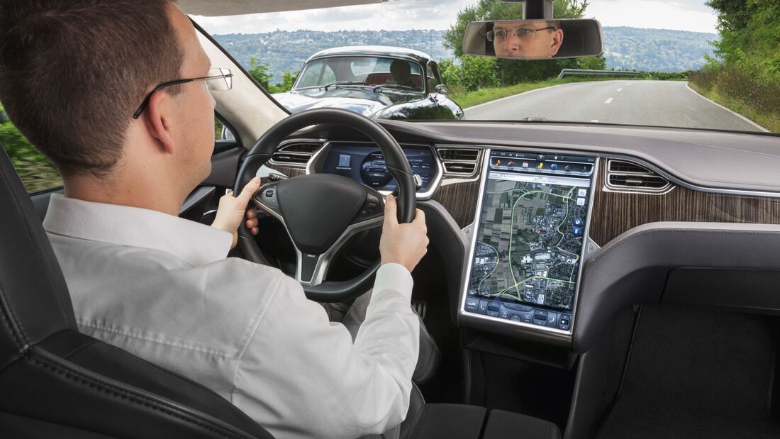 Tesla, Dekra, Verkehrssicherheitsreport, Fahrer, Assistenzsysteme