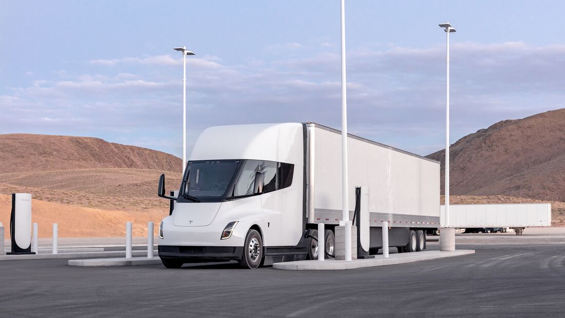 Tesla Semi 2023