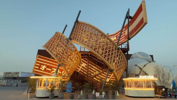 Transport und Aufbau der Pavillons von Österreich und Kroatien nach Osaka