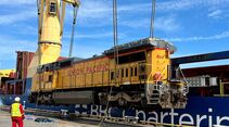 Transport von fünf Lokomotiven aus den USA nach Peru