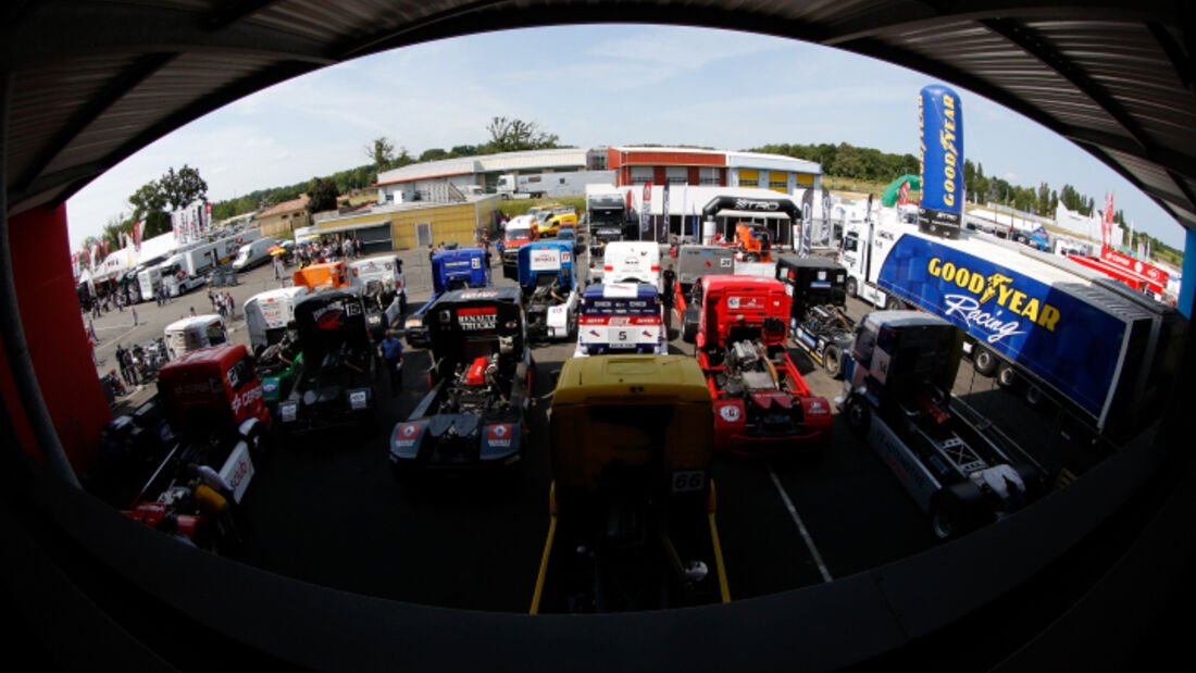 Truck Race