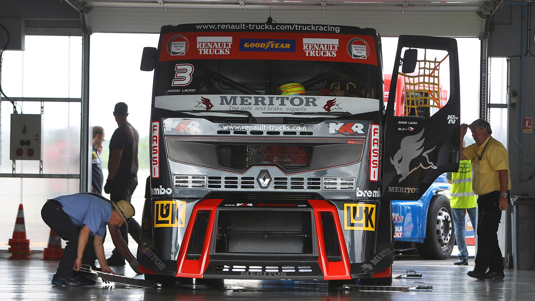 Truck Race
