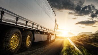 Truck on the road, Lkw, Reifen, Zukunft