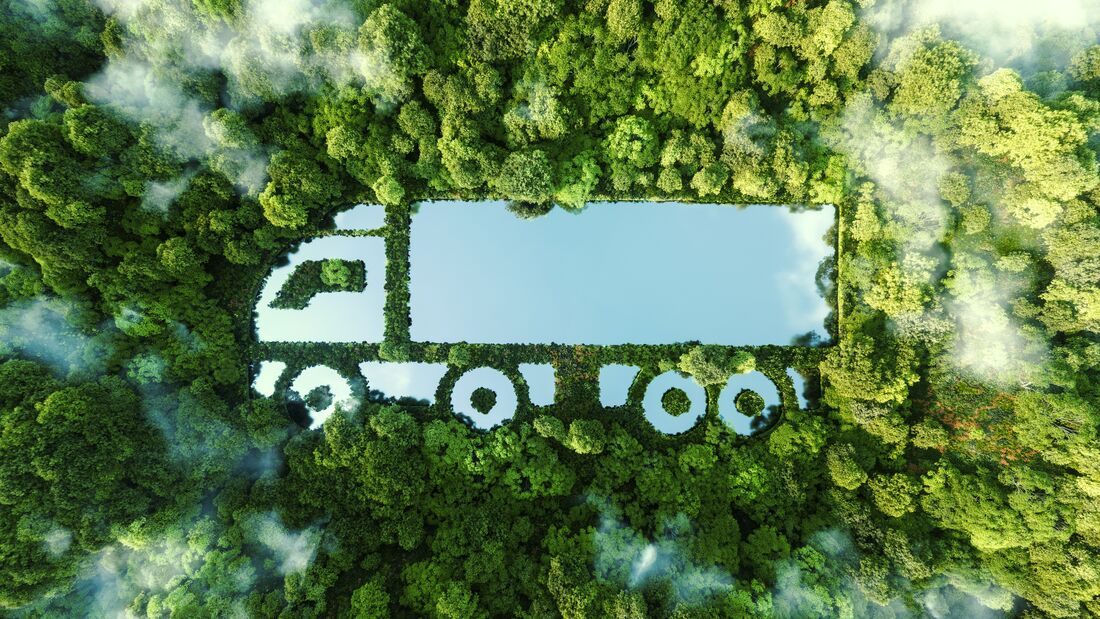 Trucks, Wasserstoff, electric, Urwald, Transport, Kohlendioxyd, Regenwald, Gewächshaus, Technologie, Wasser, Wald, Natur, Teich, Lieferung, sauber, Brennstoff, Brennstoffzelle, Hybrid, umweltfreundlich, Klima, Abfall, Null, Emmission, Eco, Logistik, Industrie, Nachhaltigkeit,, nachhaltig, Fracht, kommerzielle, Frachtgut, Kfz, Gas, Geweerblich, Laster, Anhänger, Verkehr