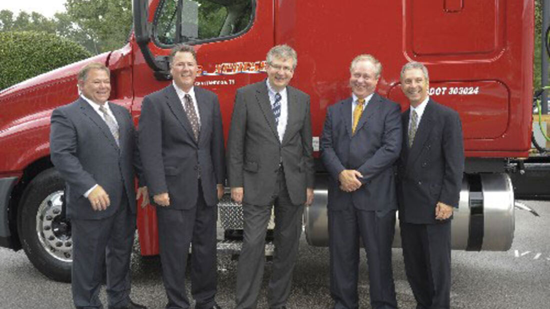 U.S.Xpress erhält den 50.000sten Freightliner