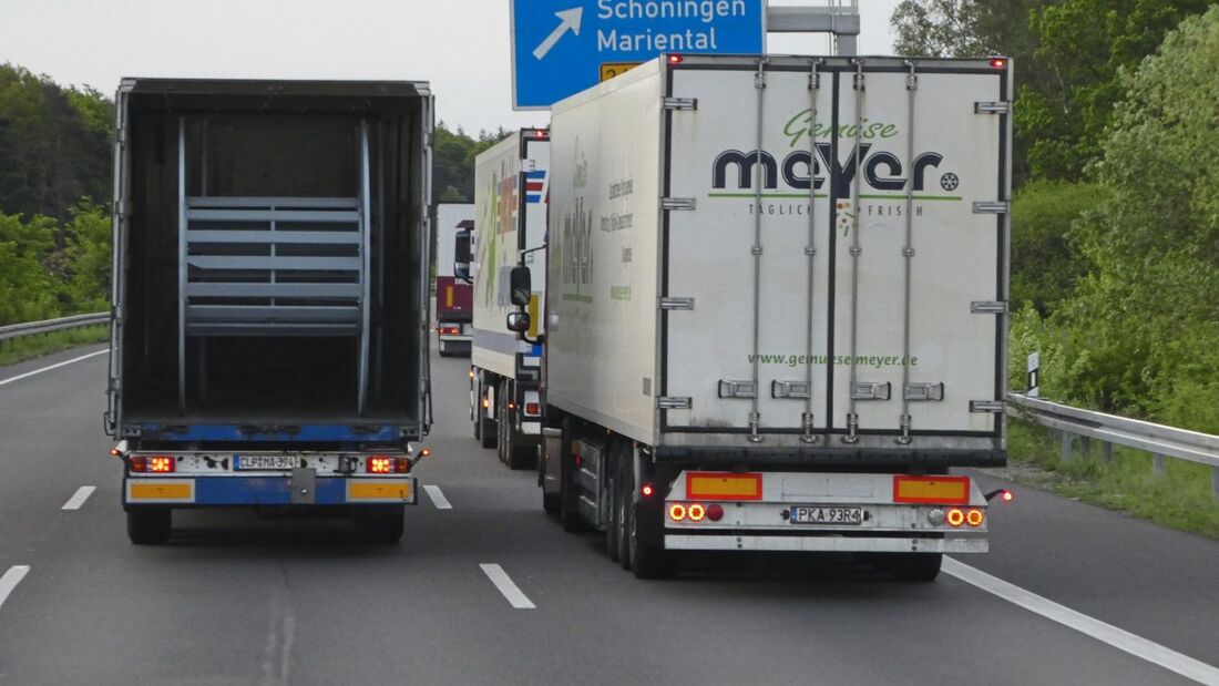 Unfall Unfälle Auffahr Stau Stauende Überholverbot überholen Autobahn gefährlich Lkw-Unfall Übermüdung 