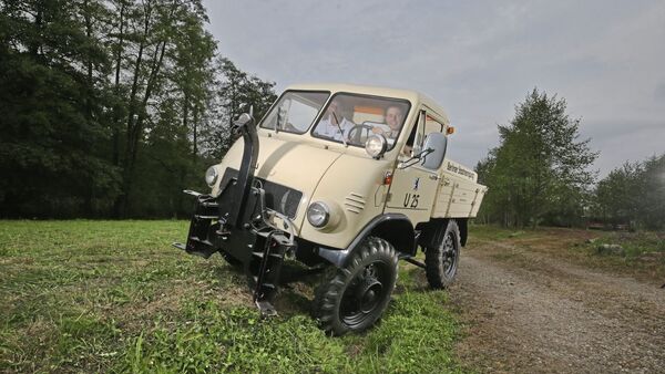 Unimog U 1100 L, Baureihe 416, Baujahr 1979.