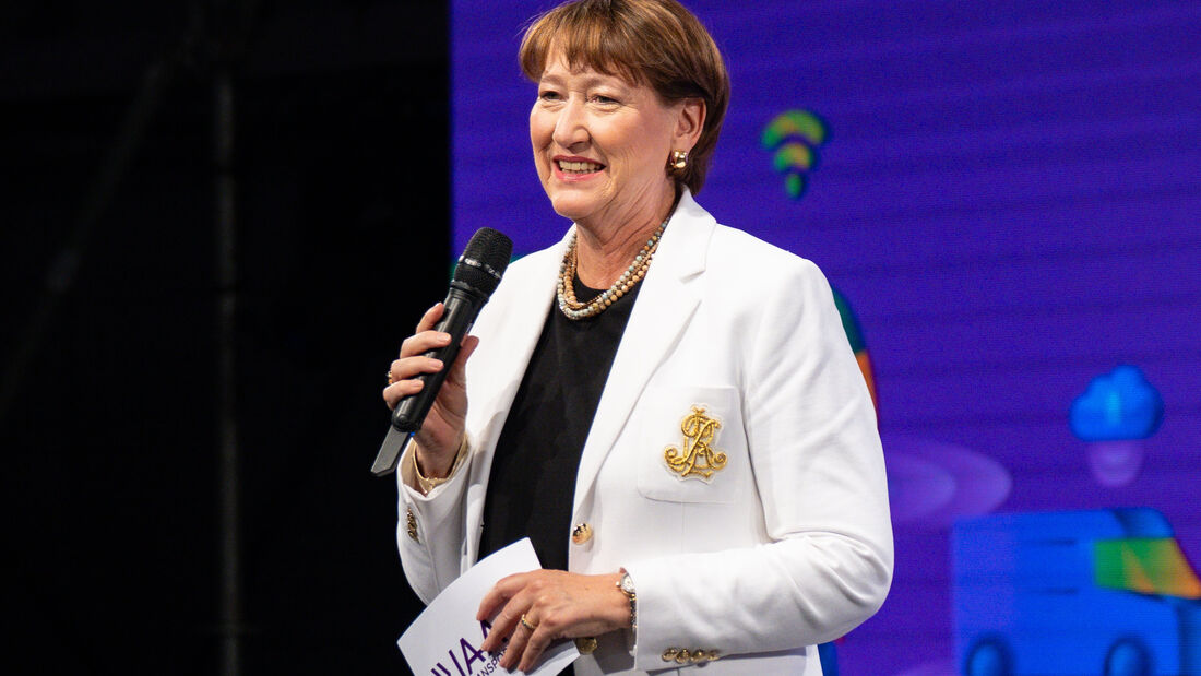 VDA-Präsidentin Hildegard Müller bei der Eröffnung der IAA Transportation 2026 in Hannover.