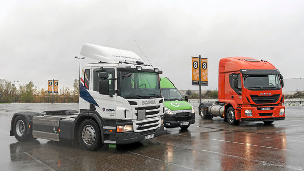 Vergleich LNG- mit CNG-Lkw, Scania, Iveco