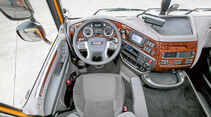 Vergleichstest Euro-6-Zugmaschinen, Cockpit, DAF