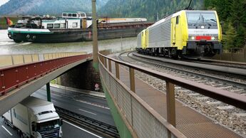 Verkehrsträger, Schiene, Straße, Wasserstraße