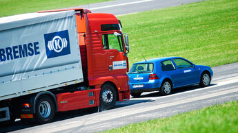 Verordnung zu Fahrerassistenzsystemen, Knorr-Bremse, Notbremsassistent, VW Golf