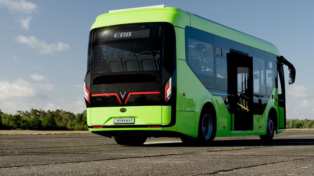 VinFast EB8 E-Bus