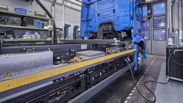 Vollelektrische Mercedes-Benz Lkw für den schweren Verteilerverkehr: Nachhaltig, vollelektrisch und leise: Mercedes-Benz eActros geht 2018 in den Kundeneinsatz