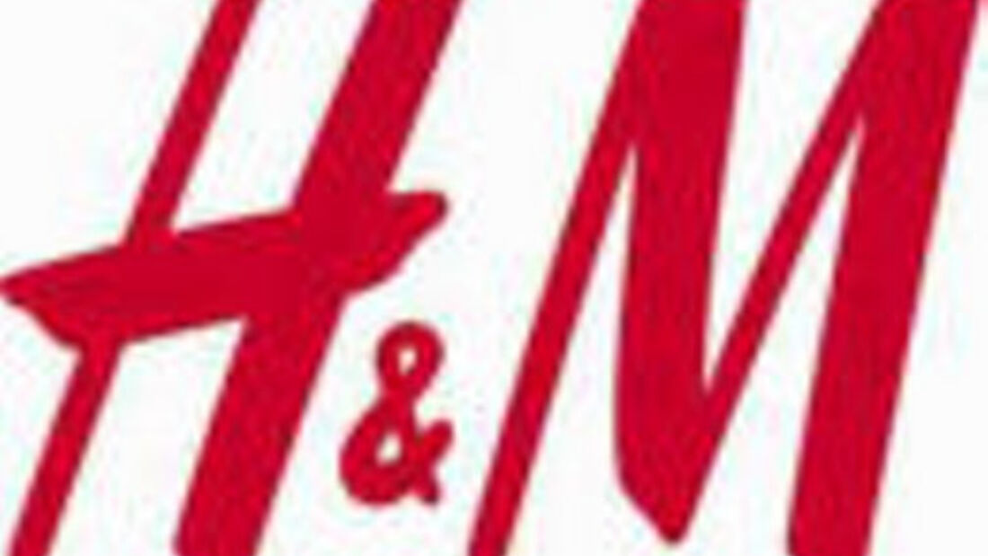 Von Hamburg aus gehen Waren in mehr als 500 Filialen.