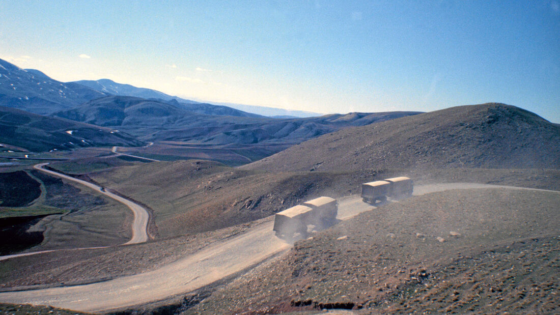 Von der Schweiz nach Teheran, Abenteuer