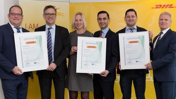 Von links nach rechts: Thomas Vogel (COO DHL Freight), Dr. Rolf Krökel (Managing Director, Dekra), Annika Scharbert (Head of Quality Management, DHL Freight), Sabahudin Dzino (Key Account, Dekra), Daniel Schümmer (Head of Certification Management, DHL Freight), Frank Barenscheer (Head of Sales, Dekra)