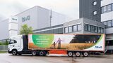 Wasserstoffbetriebene Sattelzugmaschine vom Typ Iveco S‑eWay Fuel Cell im Einsatz für Teva am Standort Ulm.