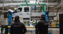 Wer einen Transporter als Kipper, Kühlfahrzeug oder Werkstattwagen benötigt, soll künftig schneller ans Ziel kommen. Renault bündelt Fahrzeug und Umbau erstmals unter einem gemeinsamen Label.