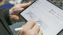 Werbas.blue Unterschrift auf Tablet
