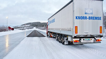 Wintererprobung in Arjeplog, Knorr-Bremse, MAN, Bremsversuch, Teststrecke